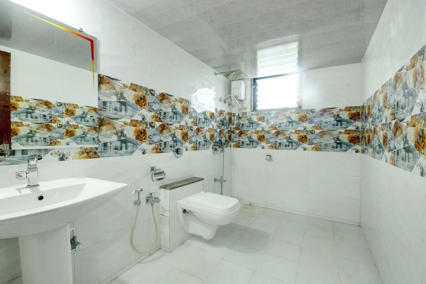 Hotel Hillton Gandhinagar Zewnętrze zdjęcie