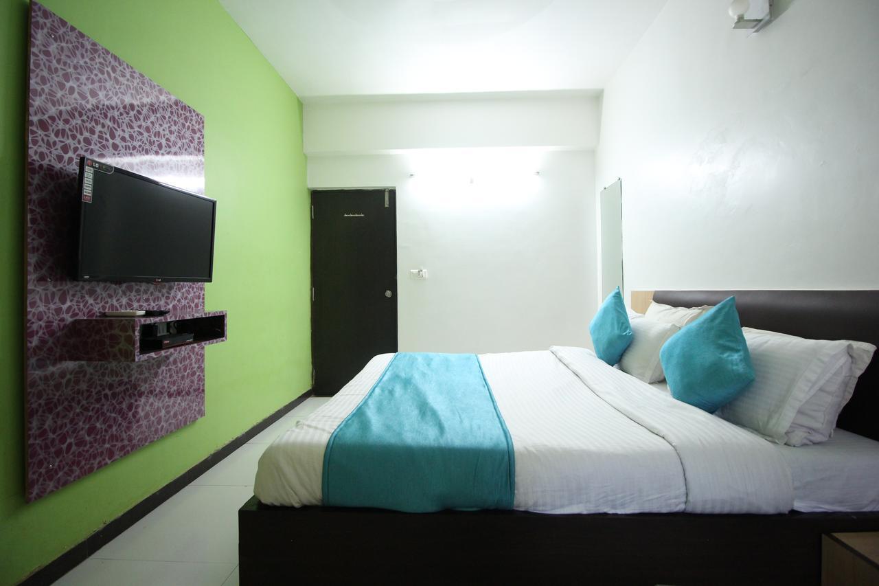 Hotel Hillton Gandhinagar Zewnętrze zdjęcie