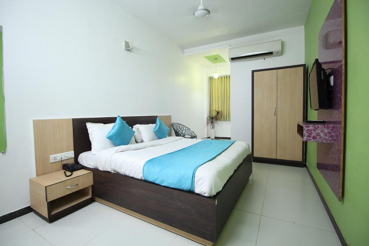 Hotel Hillton Gandhinagar Zewnętrze zdjęcie