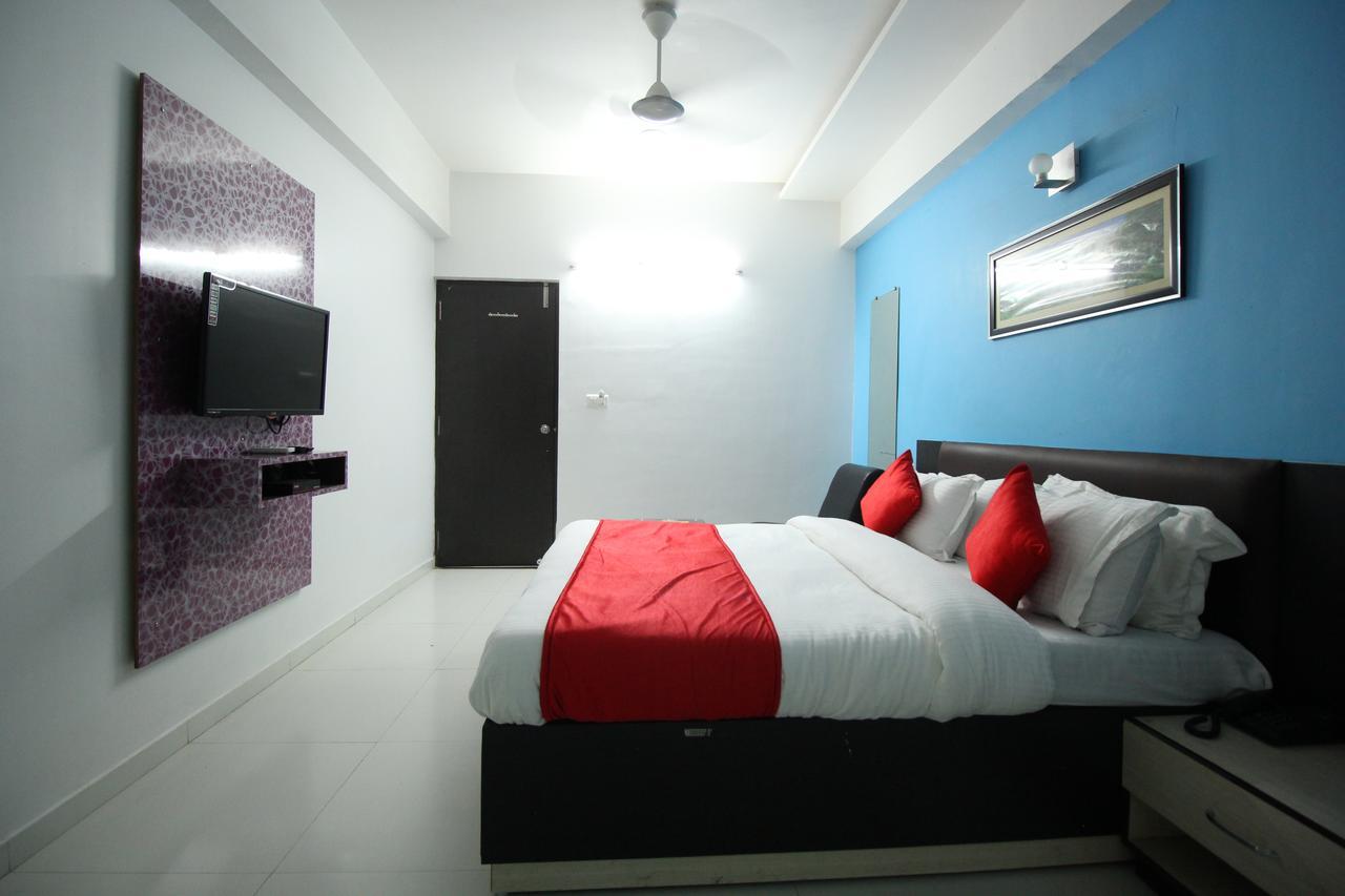 Hotel Hillton Gandhinagar Zewnętrze zdjęcie