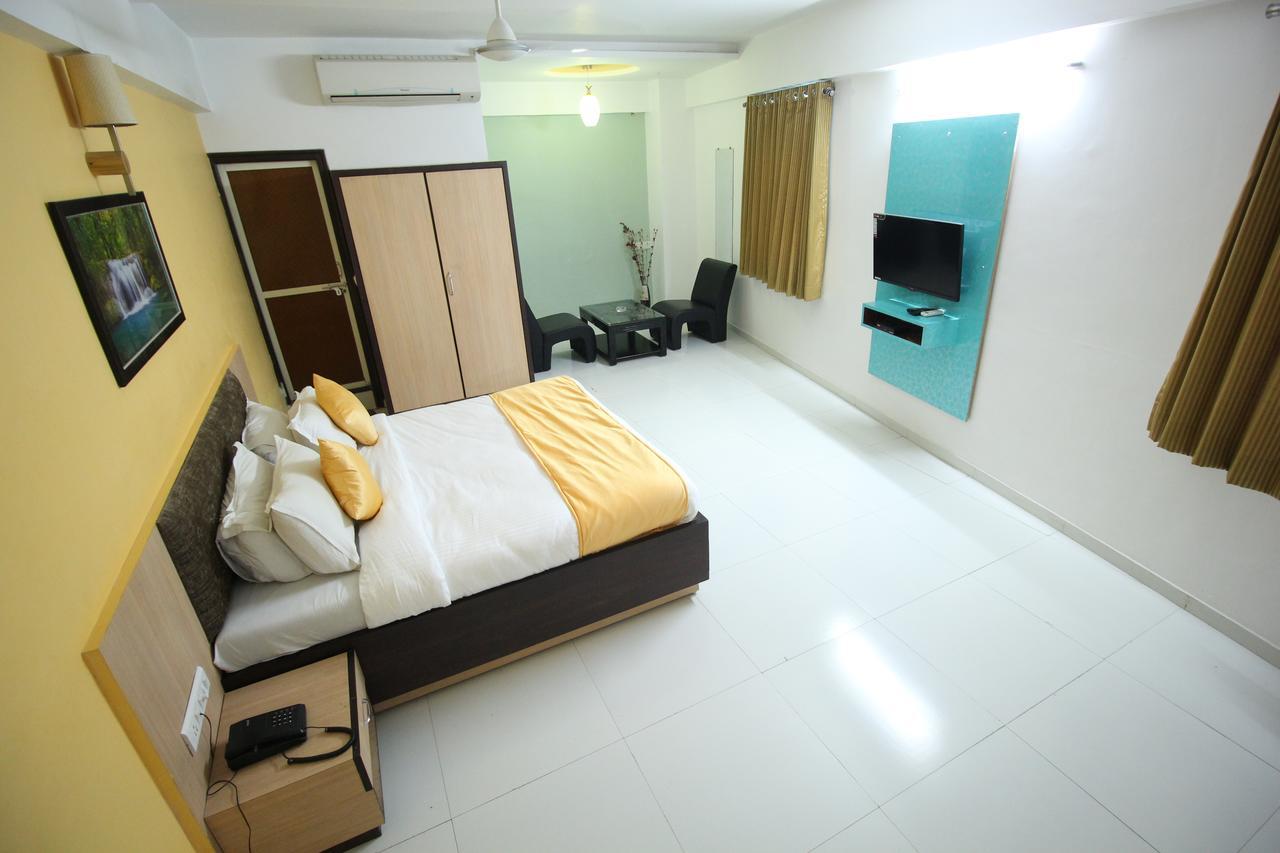 Hotel Hillton Gandhinagar Zewnętrze zdjęcie