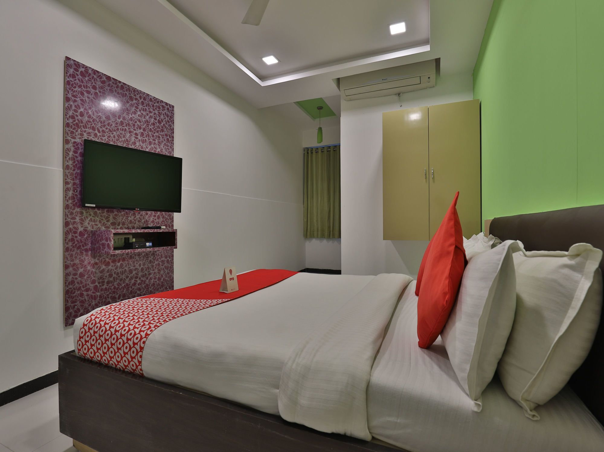 Hotel Hillton Gandhinagar Zewnętrze zdjęcie